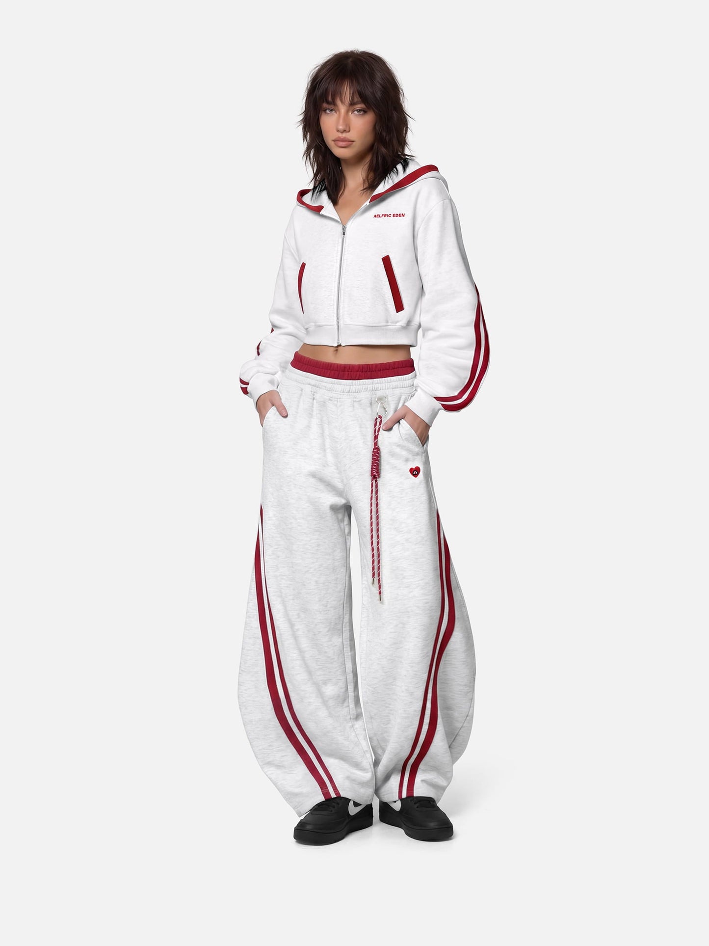 Sudadera con capucha y cremallera Aelfric Eden con rayas de contraste y corte corto.