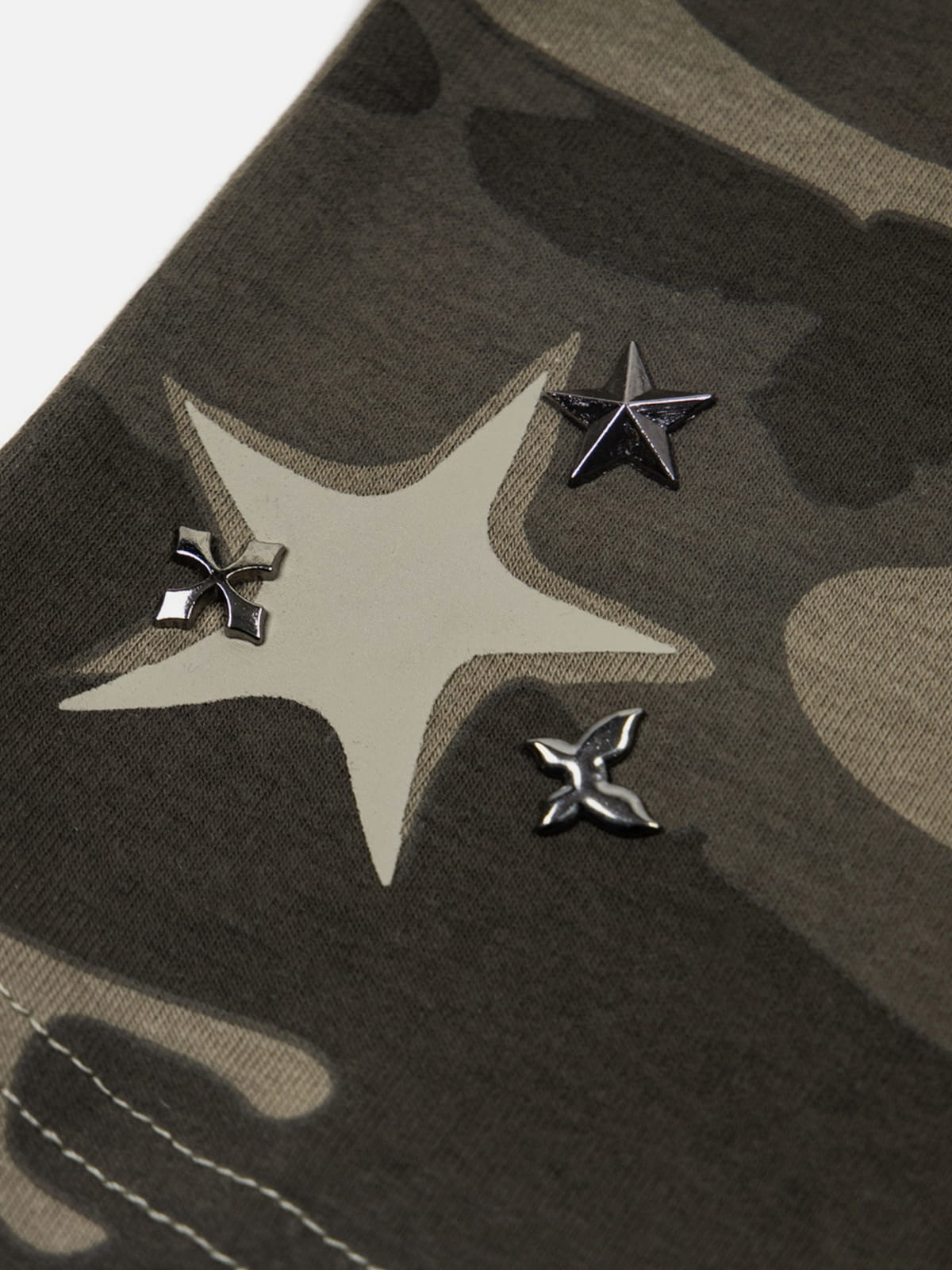 anna.outdoor CAMO Studded Off-Shoulder Tube Top