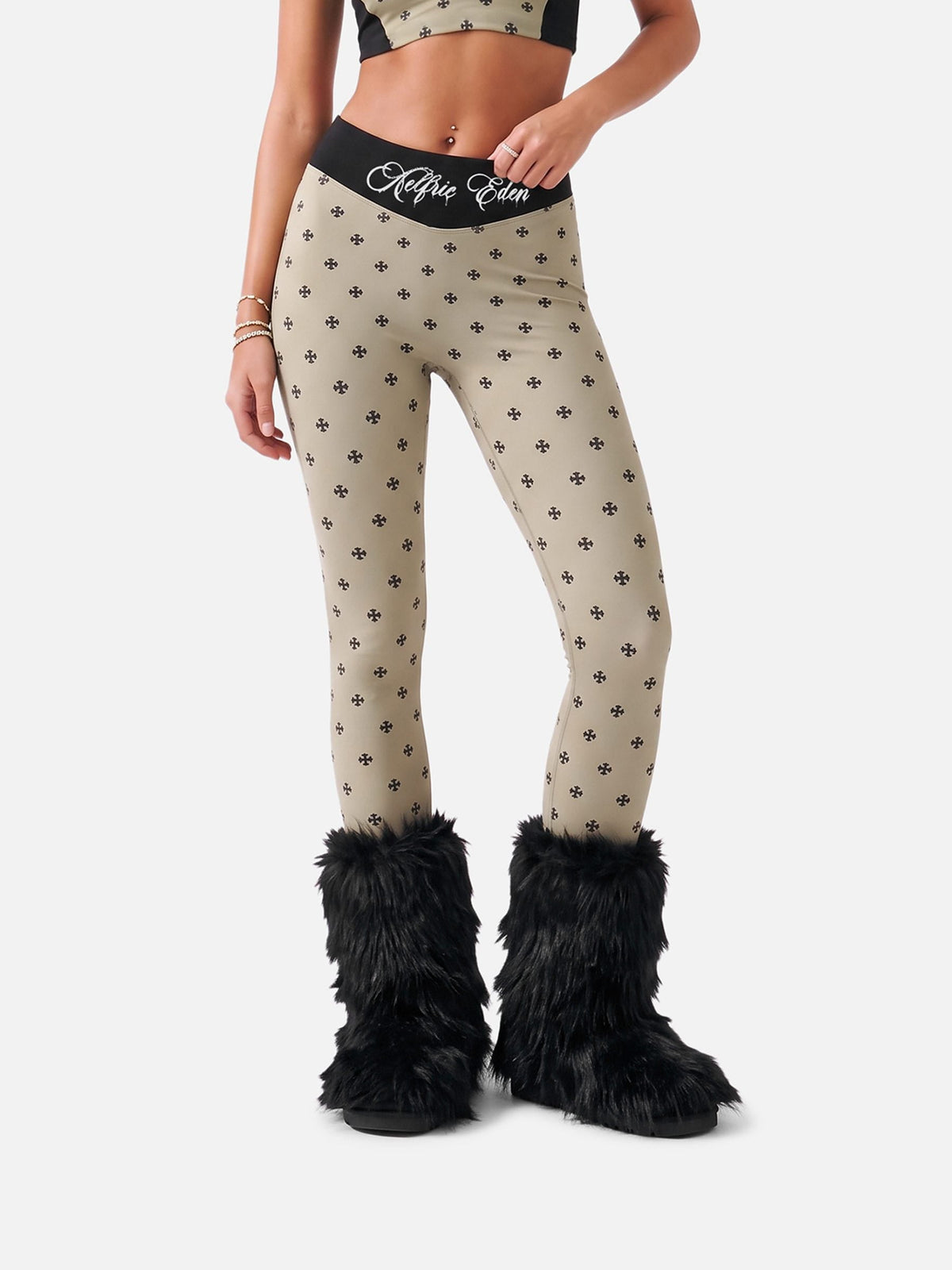 [Pre-Order] AERC Soft Logo Print Leggings product image 1