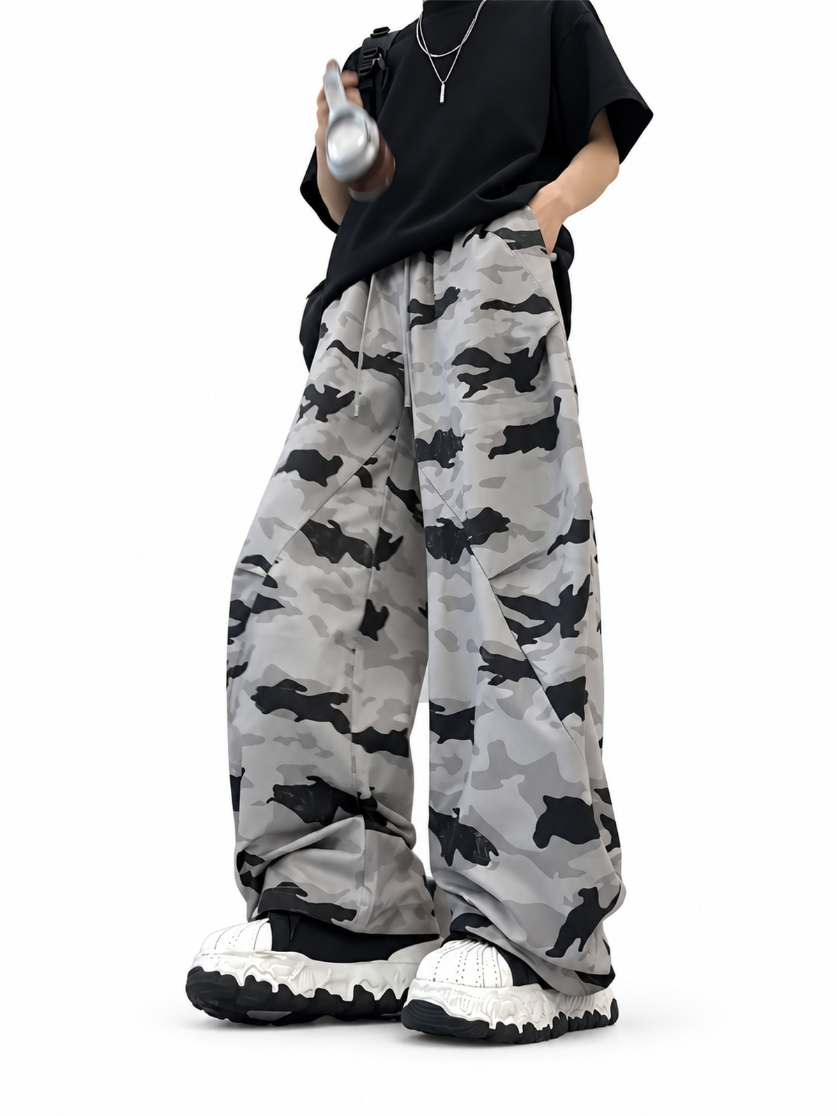 Lightweight Camo Curved-Leg Cargo Pants product image 2