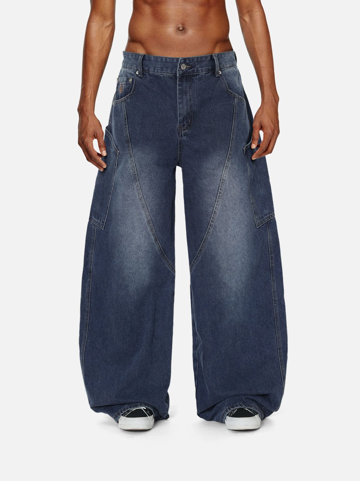 Jeans holgados Aelfric Eden con bolsillos grandes.