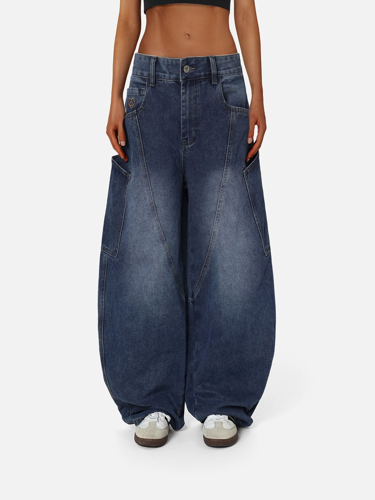 Jeans holgados Aelfric Eden con bolsillos grandes.